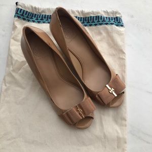 Tory Burch Nude Patent Leather Wedges 7.5